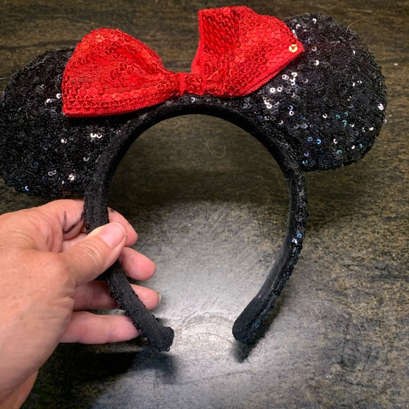 DISNEY | Sequin Red Polka Dot Bow | Minnie Mouse Ears Headband - Picture 2 of 6